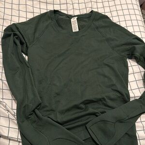 LULULEMON long sleeve forest green top